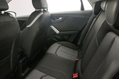 Car image 37