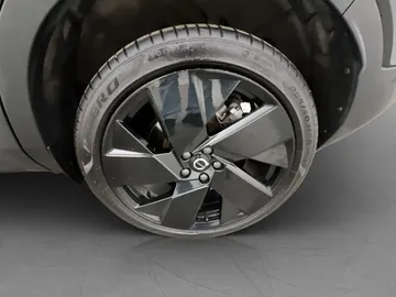 Car image 38