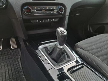 Car image 32