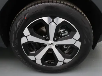 Car image 35