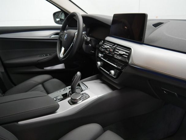 BMW 530 e 215 kW image number 6