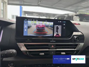 Car image 19