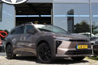 Car image 2