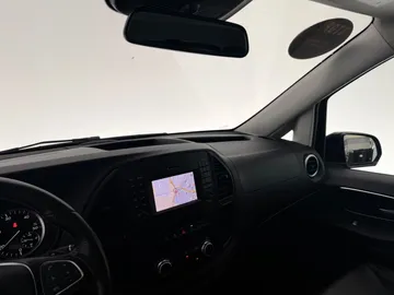 Car image 34