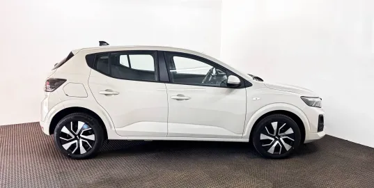 Car image 4