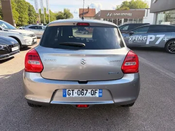 Car image 5
