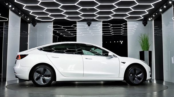 Tesla Model 3 AWD 324 kW image number 11