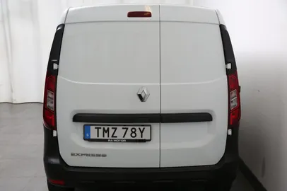 Car image 19
