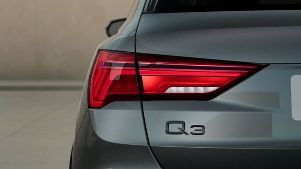 Audi Q3 35 TFSI S-line Business 110 kW image number 7