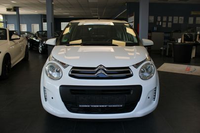 Car image 3