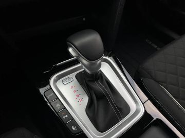 Car image 32