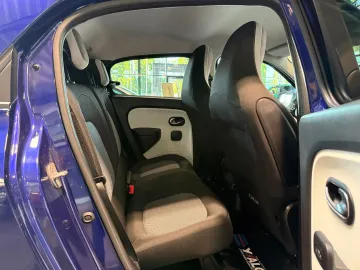 Car image 38