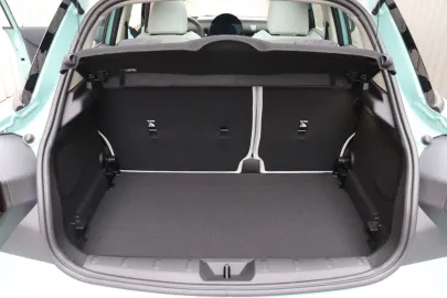 Car image 28