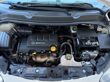 Car image 15