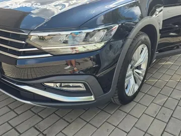 Car image 42