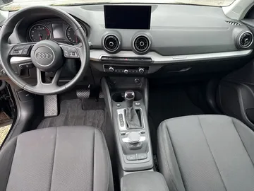 Car image 23