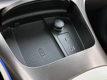 Car image 49