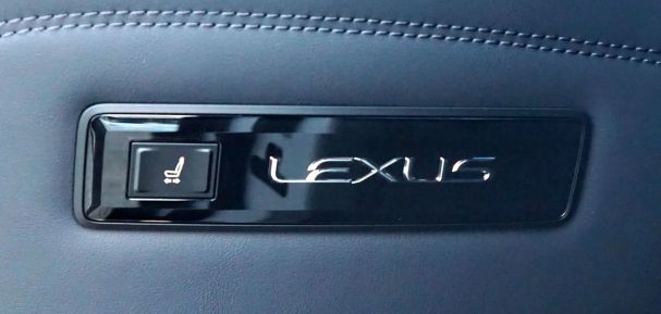 Lexus LM 184 kW image number 11