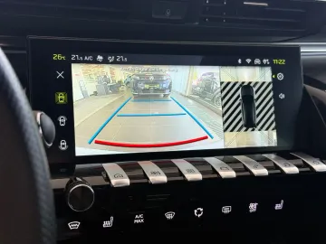 Car image 30