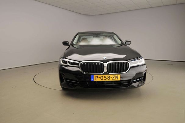 BMW 520i 135 kW image number 2