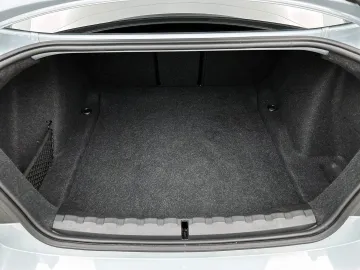Car image 34