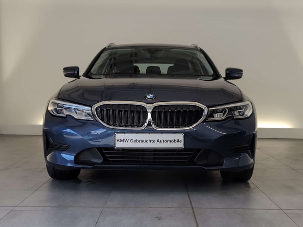 BMW 320d Touring xDrive Advantage 140 kW image number 2