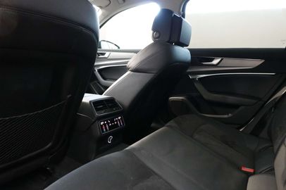 Car image 33