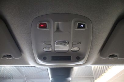 Car image 33