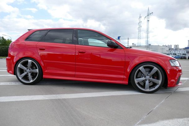 Audi RS3 2.5 TFSI quattro S tronic Sportback 250 kW image number 13