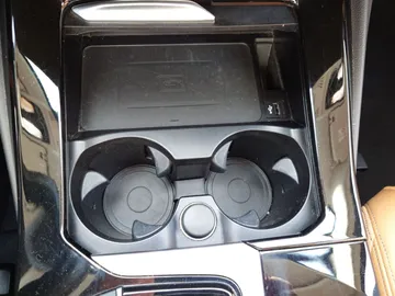 Car image 28