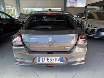 Car image 4