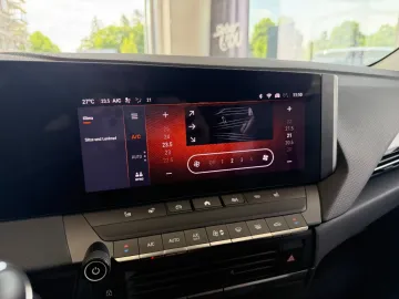 Car image 29