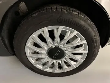 Car image 19