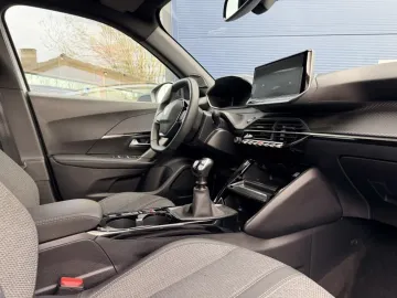 Car image 22