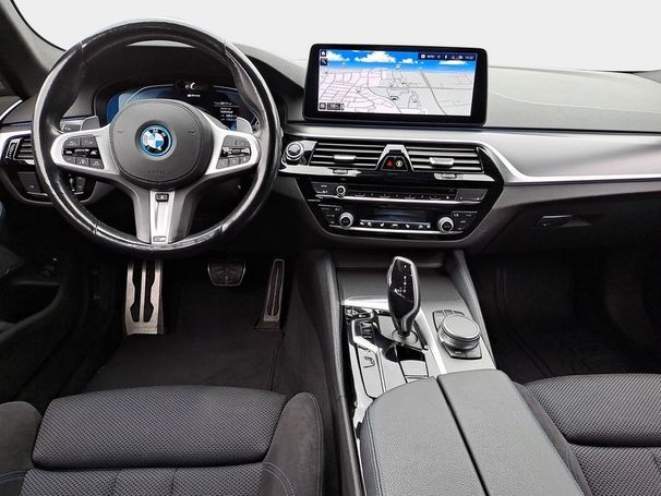 BMW 530 Touring xDrive 215 kW image number 14