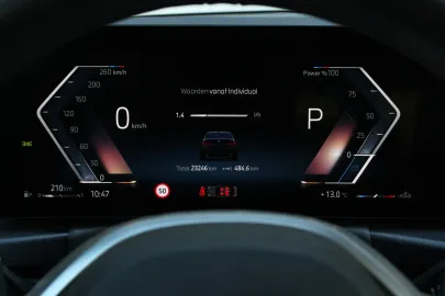 Car image 33