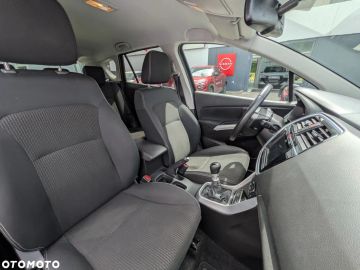 Car image 32