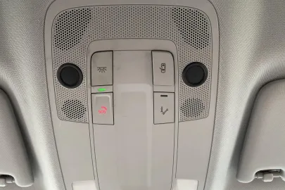 Car image 39