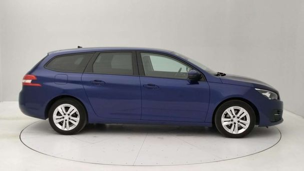 Peugeot 308 1.5 BlueHDi 130 96 kW image number 6