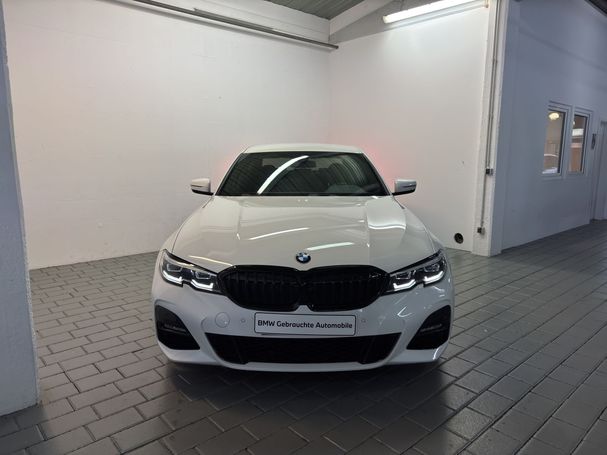 BMW 318i M Sport 115 kW image number 2