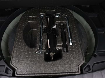 Car image 38