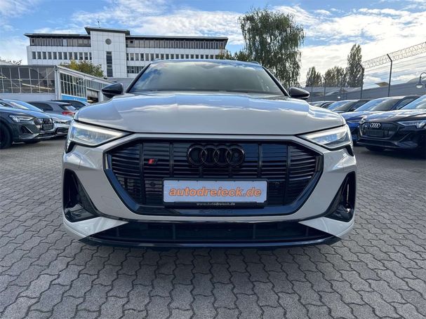 Audi e-tron 55 S-line 300 kW image number 3