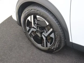 Car image 37