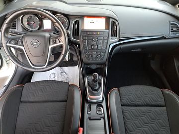 Car image 15