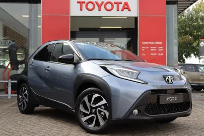 Car image 3