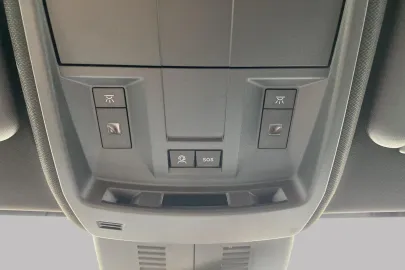 Car image 38