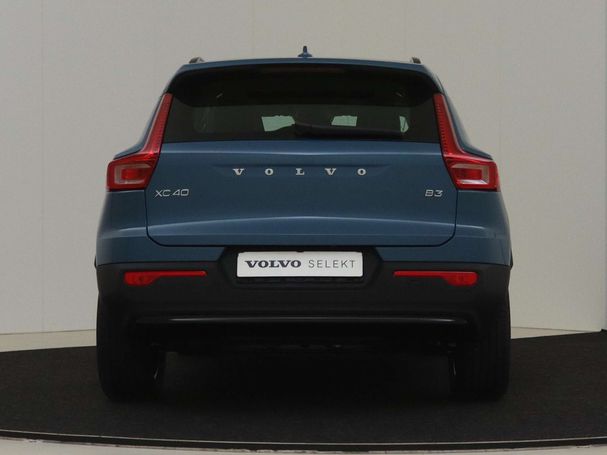 Volvo XC40 B3 Plus Dark 120 kW image number 3