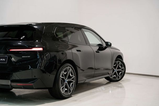 BMW iX xDrive50 385 kW image number 11