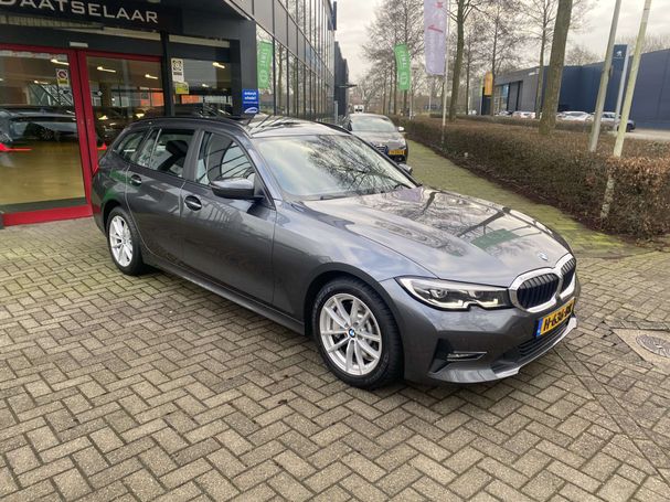 BMW 330i Touring 190 kW image number 6