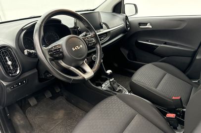 Car image 11